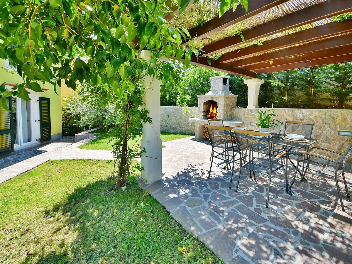 Villa Izzi Опатия Екстериор снимка